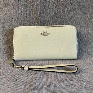 Coach C3441 Long Zip Around Crossgrain Leather Wallet Chalk NWOT